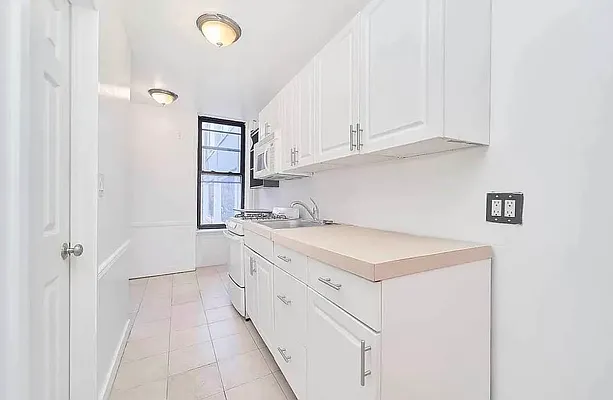 Rented by Compass | media 30