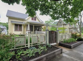 2202 N 52nd St, Milwaukee, WI 53208