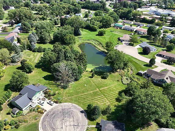 5th image of 10 Riviera Ct