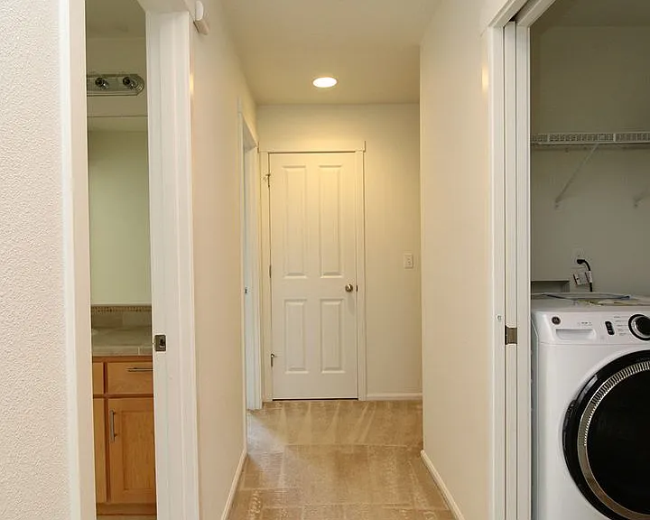9946 NW Taylor St — Photo 14