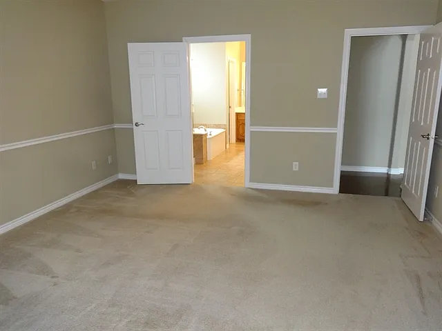 808 Warwick Ct — Photo 10