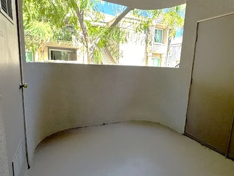 Alcantara Home Apts — Photo 61