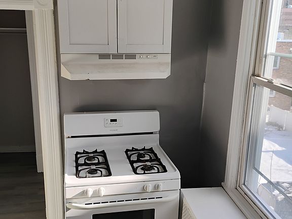 2nd image of 120 S Lake Ave #2R