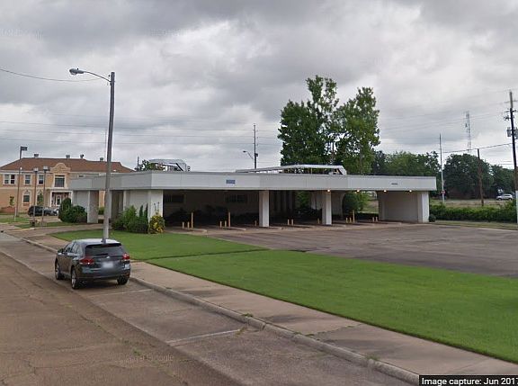 2nd image of 510 Main St