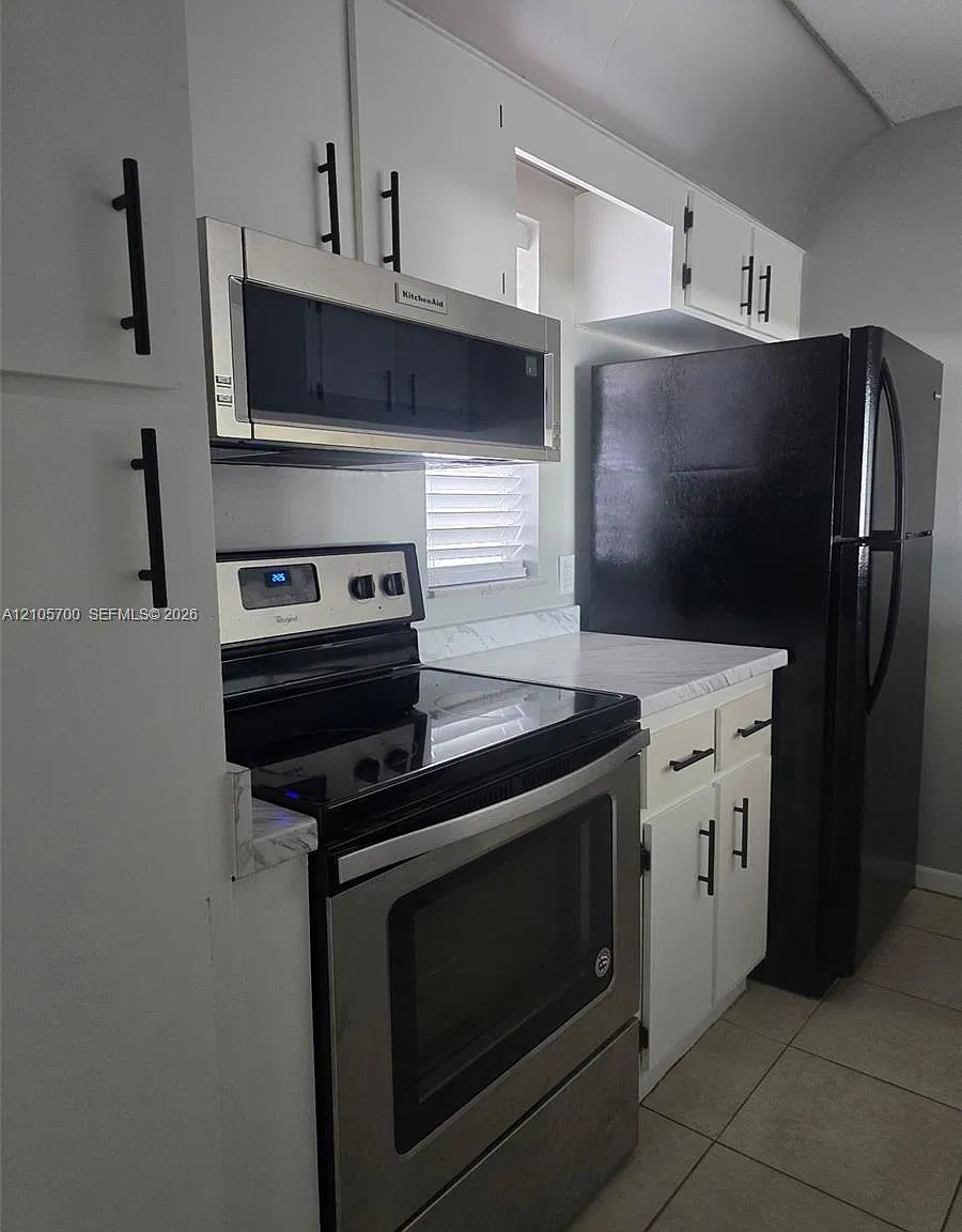 Lakewood Village — Photo 1