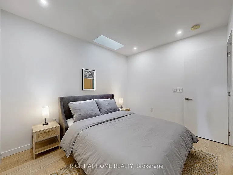 798 Dovercourt Rd #2 — Photo 15