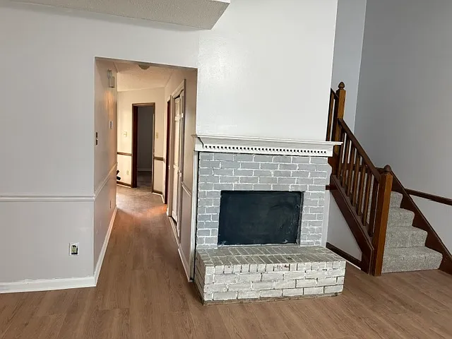 5556 Blossom Ln — Photo 3