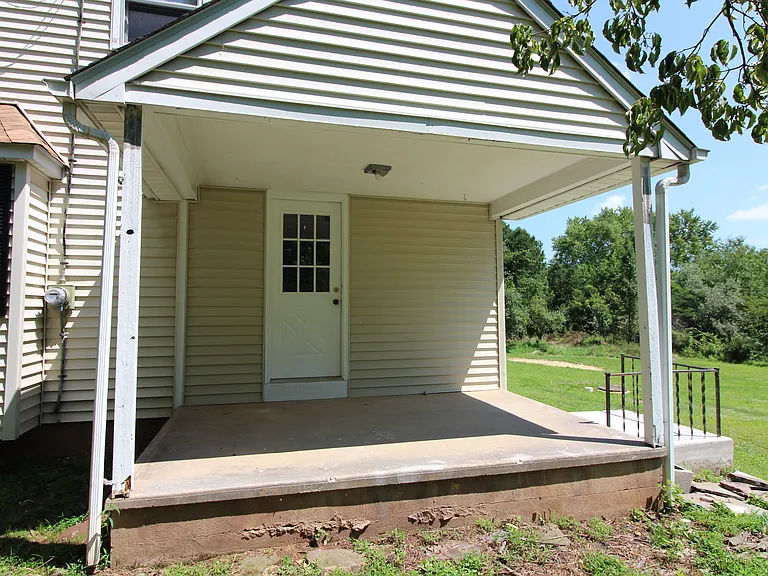 229 Pittstown Rd — Photo 2