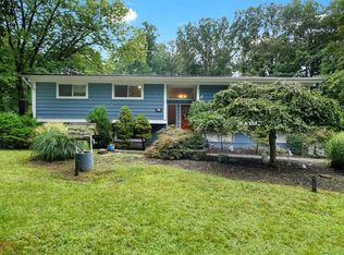 27 Robin Hood Rd, Suffern, NY 10901