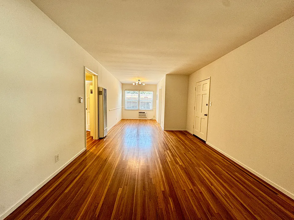 1403 N Fairfax Ave #114