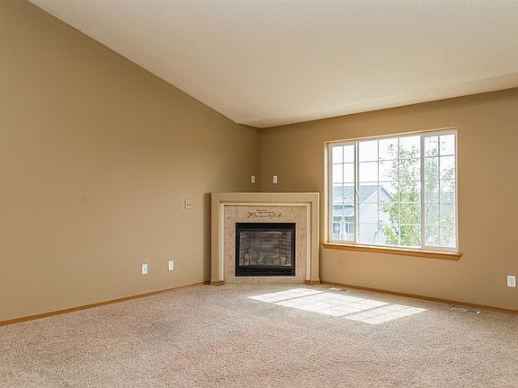 5th image of 805 E Angie Ave