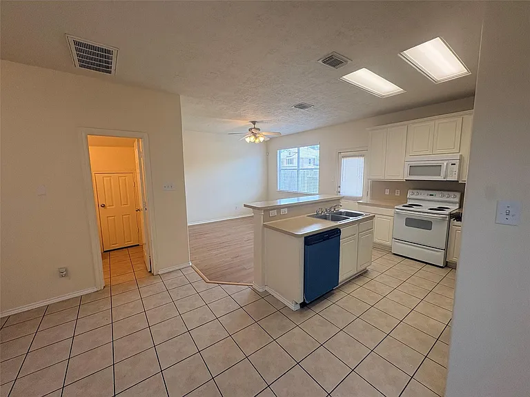14403 Fairbuff Ln — Photo 6