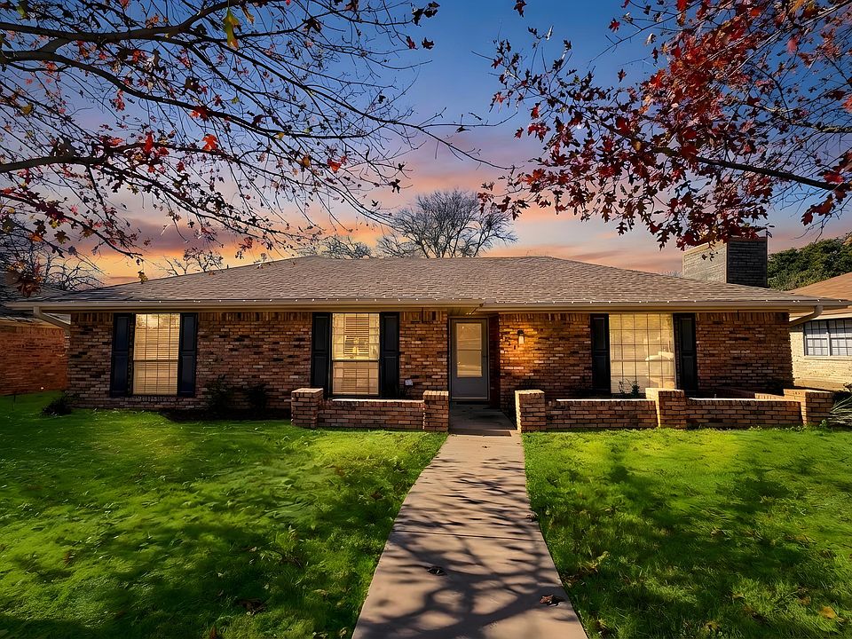 Beautiful 1 story home in a wonderful neighborhood