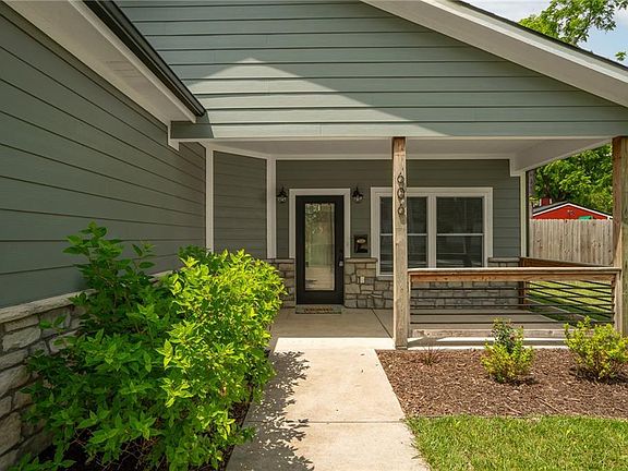 3rd image of 606 Retan Ave