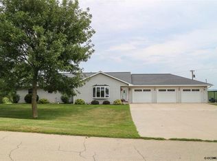 29129 194th Ave, Zwingle, IA 52079