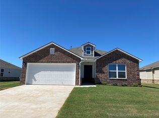 1712 S 14th St, Broken Arrow, OK 74012