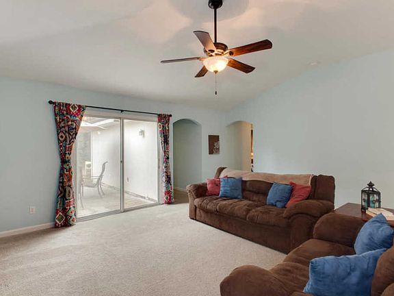 4th image of 804 S Edenbridge Way