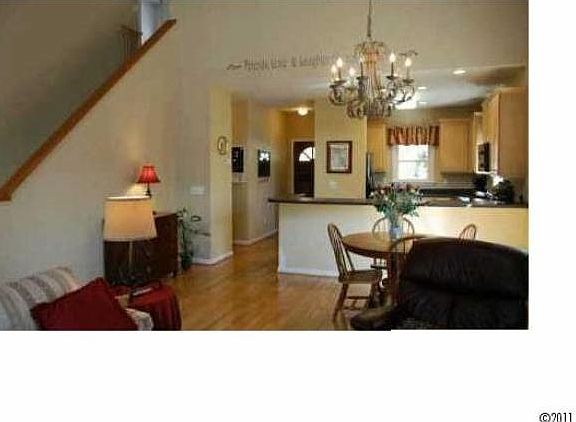 Dining room to Kitchen