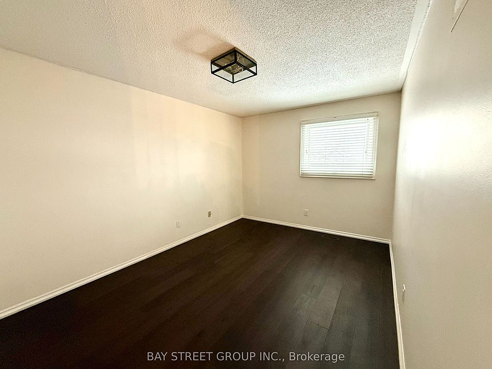 2nd image of 4497 Longmoor Rd Room 3