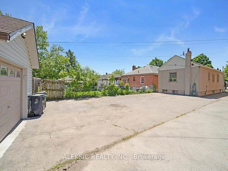 179 Thirtieth St — Photo 34