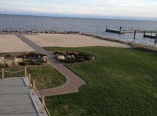 42 Browns River Rd APT 5, Sayville, NY 11782