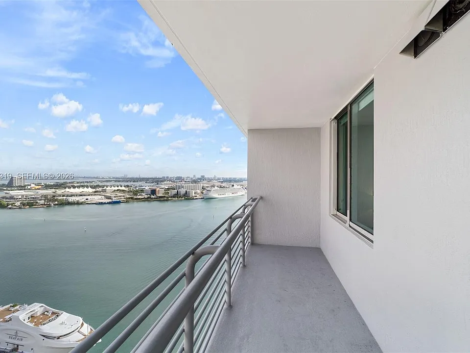 335 Biscayne Blvd #2904