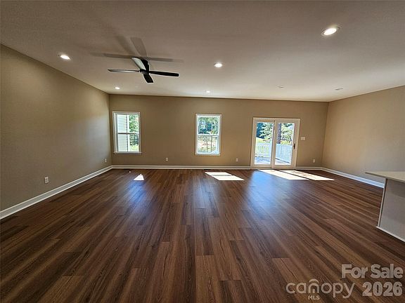 4th image of 3670 Travertine Dr