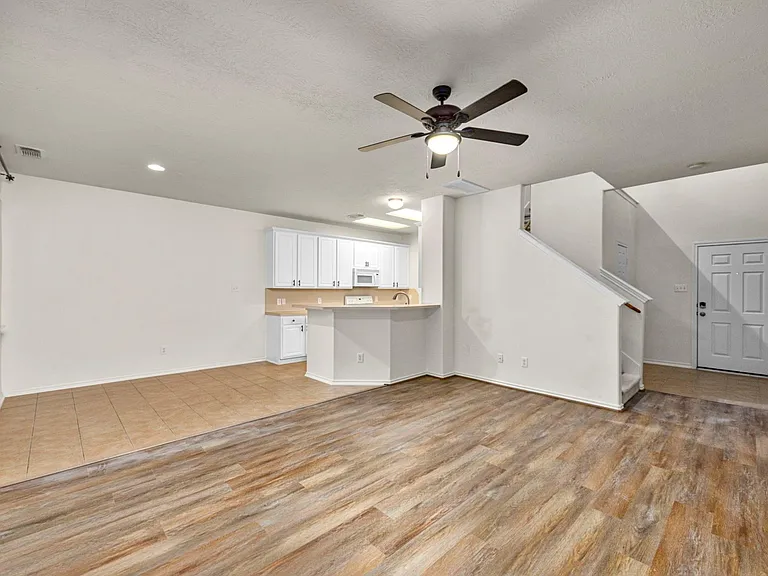 12475 Saratoga Woods Ln — Photo 7