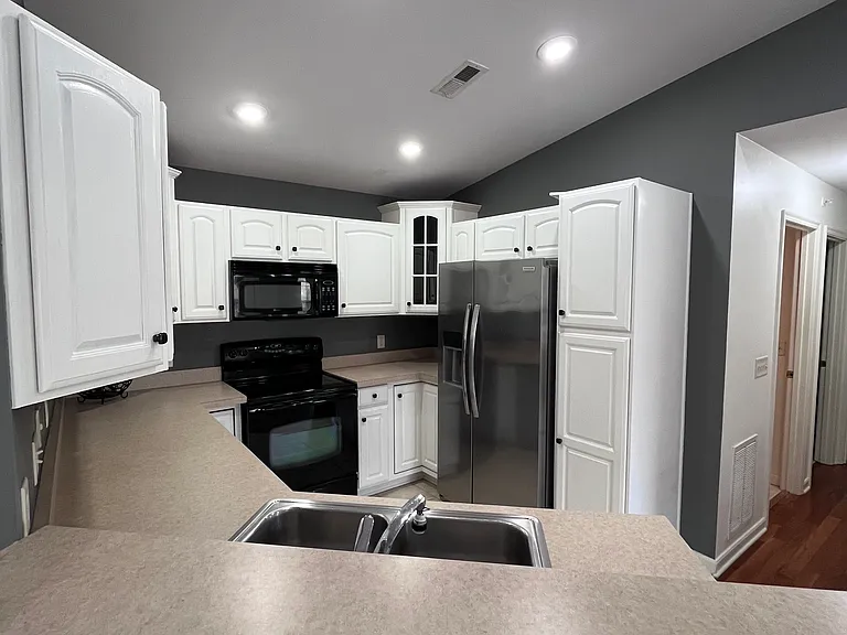 335 Skyview Ct — Photo 6