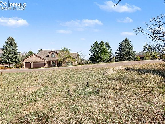 5th image of 135 Chantrey Ct