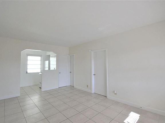 5th image of 1208 71st St APT 07