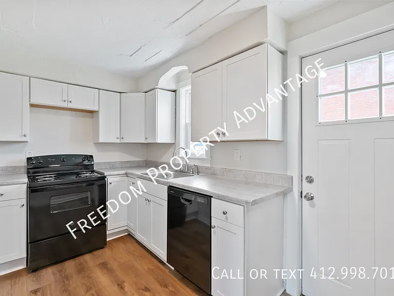 10 Iron St #1A — Photo 1