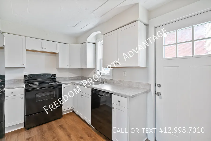 10 Iron St #1A