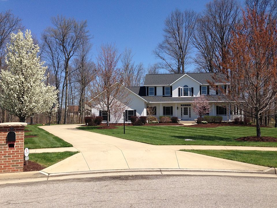 1st image of 870 Red Oak Dr