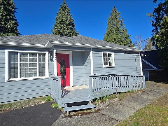 2nd image of 12053 70 Avenue S