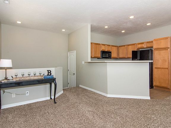 4th image of 3898 W Lorient Ave