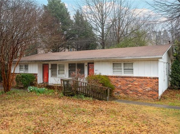 2027 Cooper Lake Dr SE, Smyrna, GA 30080