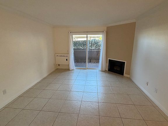 4th image of 211 Woodland Pkwy Unit 112