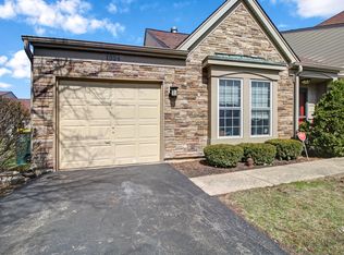 1324 Gloucester Cir, Carol Stream, IL 60188
