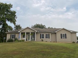 398 Gilliland Rd, Walnut Hill, IL 62893