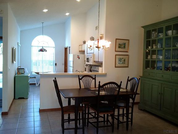 3rd image of 15 Bedford Dr