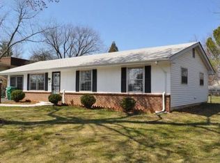 1809 N Brunswick St, Sterling, VA 20164