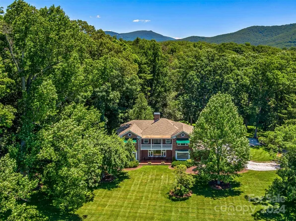 15 Stuyvesant Rd, Asheville, NC 28803