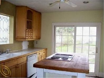 5th image of 1036 N Altadena Ave