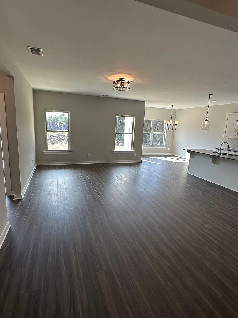 Deposit Pending - Home For Rent In Riverside, al Available To View With 48 Hours Notice! — Photo 4