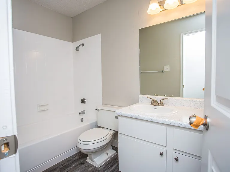 Saddlewood Apartments — Photo 83