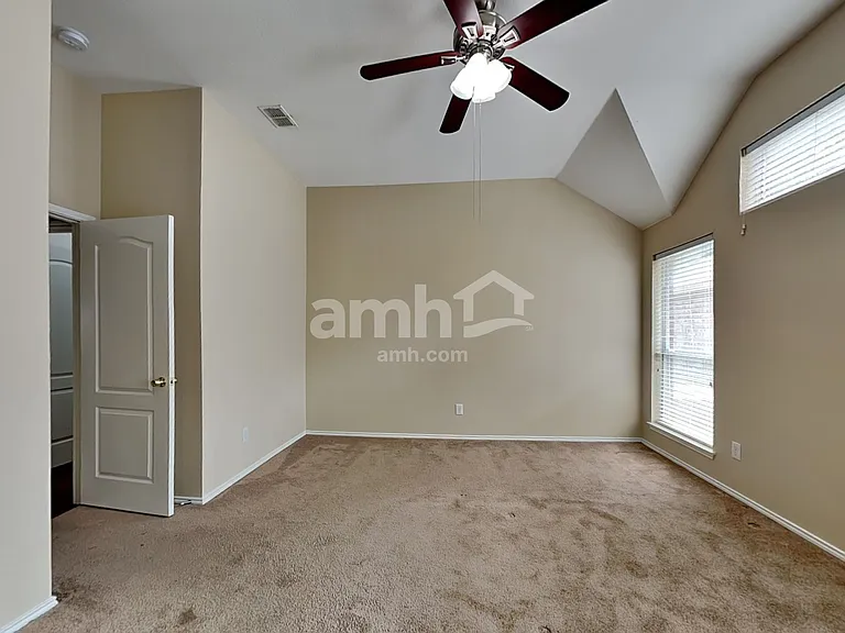 3021 Avery Ln — Photo 8