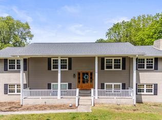 9035 Pleasant Ln, Ooltewah, TN 37363