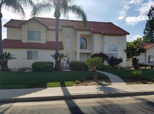299 Fairbanks Ave, Sanger, CA 93657