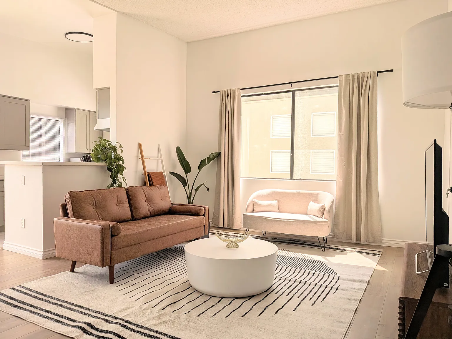 2584 S Centinela Ave — Photo 2